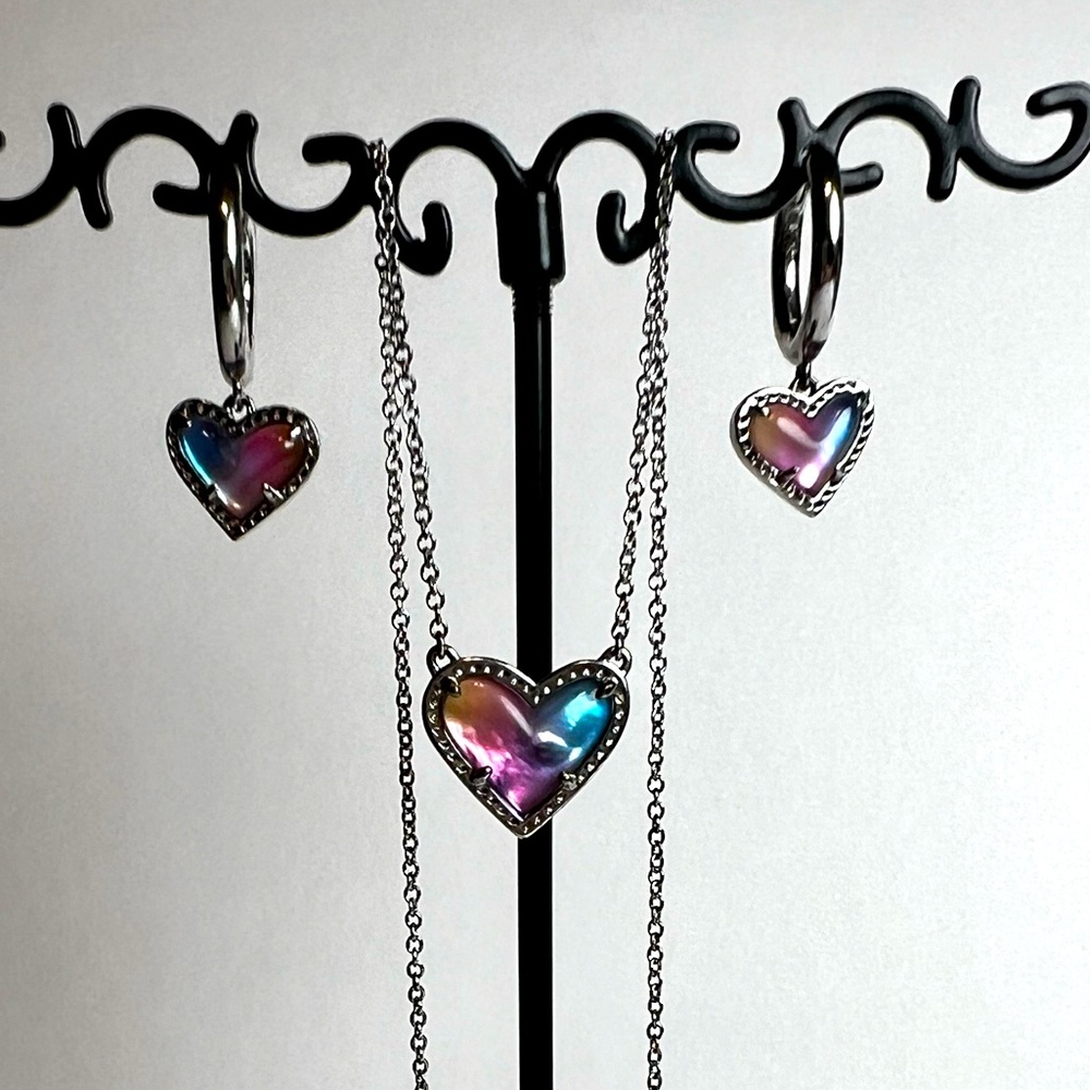 Kendra Scott Silver Ari Heart Necklace and Earrings in Lilac Opalescent Resin